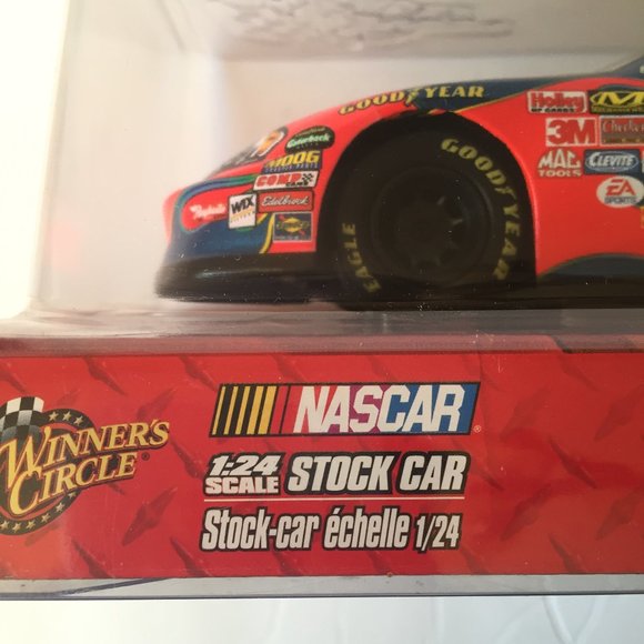 Winners Circle 1:24 NASCAR Jeff Gordon # 24 Du Pont Chevy Impala SS Die-Cast Car - Picture 5 of 5